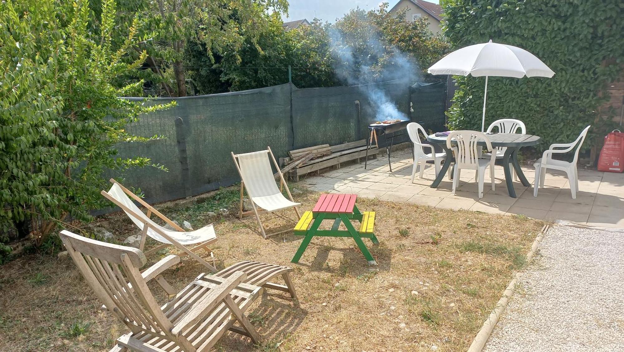 Plaisir Des Pres - Appartement T3, Jardin, Parking Chaponost Exterior foto